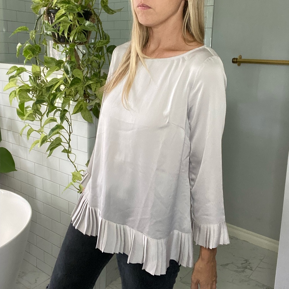 Banana Republic LS Paris Pleated Horn Blouse - Grey - NWT